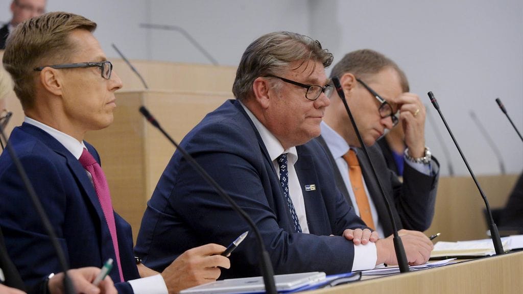 Arkistokuva. Vasemmalla Alexander Stubb, keskellä Timo Soini ja oikealla Juha Sipilä.