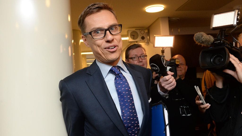 Stubbin mukaan hallintarekisteriä koskevista viranomaislausunnoista noin 90 prosenttia oli myönteisiä, vaikka luku esimerkiksi Helsingin Sanomien selvityksen mukaan oli noin 10 prosenttia.