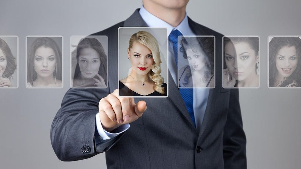 Millaisia olettamuksia miehet tekevät naisista?