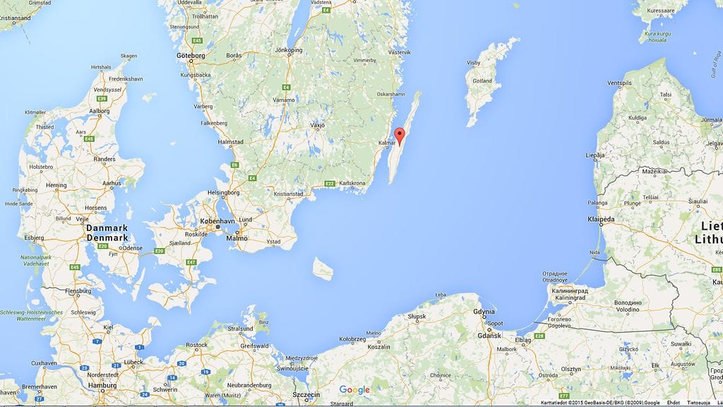 Nord Stream -kaasuputken luota Öölannin saaren (merkitty kartassa punaisella pallolla) eteläkärjen tienoilta löytyi eilen tunnistamaton sukellusalus. Öölanti. Kuva: Google Maps
