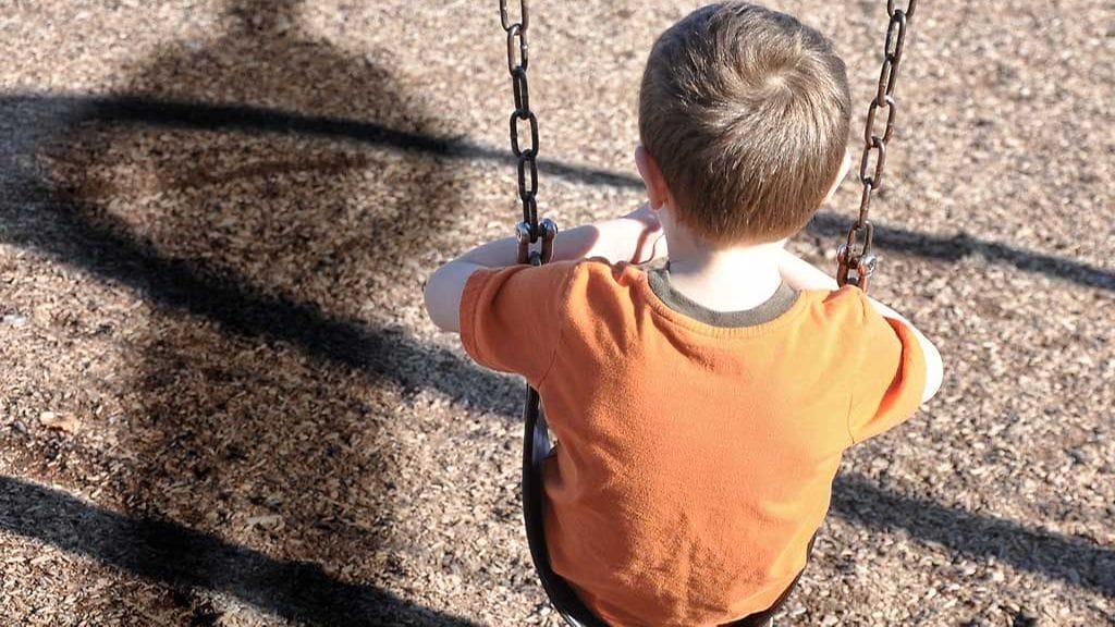 Nettikiusaajat tuomitsivat 9-vuotiaan pojan naamiaisasuvalinnan.