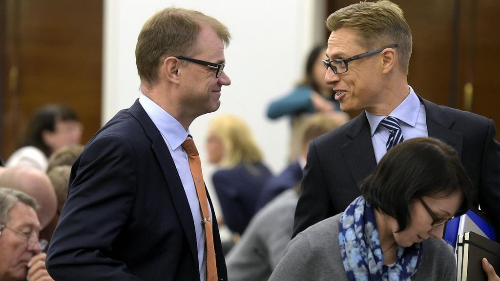 Pääministeri Juha Sipilä (kesk.) ja kokoomuksen puheenjohtaja Alexander Stubb pääsivät sopuun sote-uudistuksen periaatteista viime yönä.
