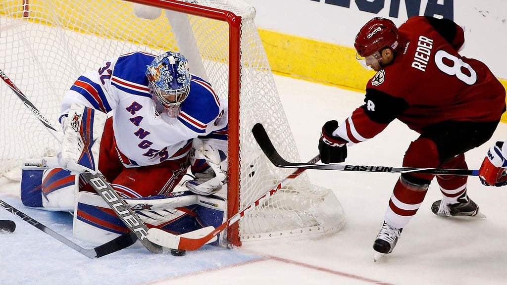 Antti Raanta on loistanut Rangersin maalilla alkukaudella.