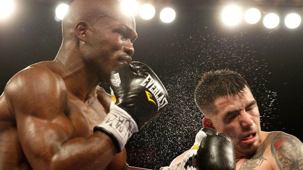 Timothy Bradleyn lyönnit löysivät osoitteensa Brandon Riosia vastaan.