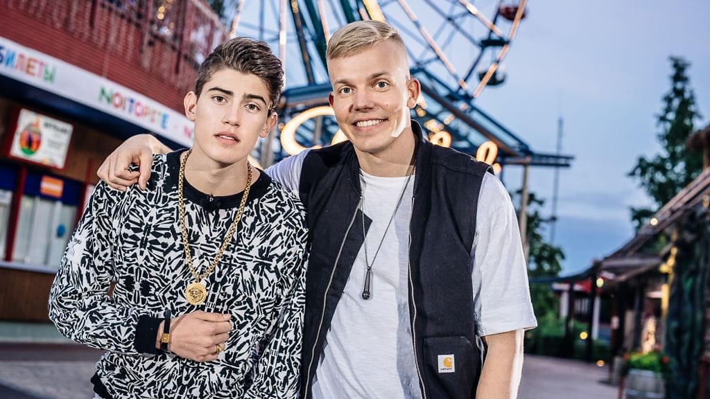 Elastinen ja Robin ohjelmassa Elastinen Feat.