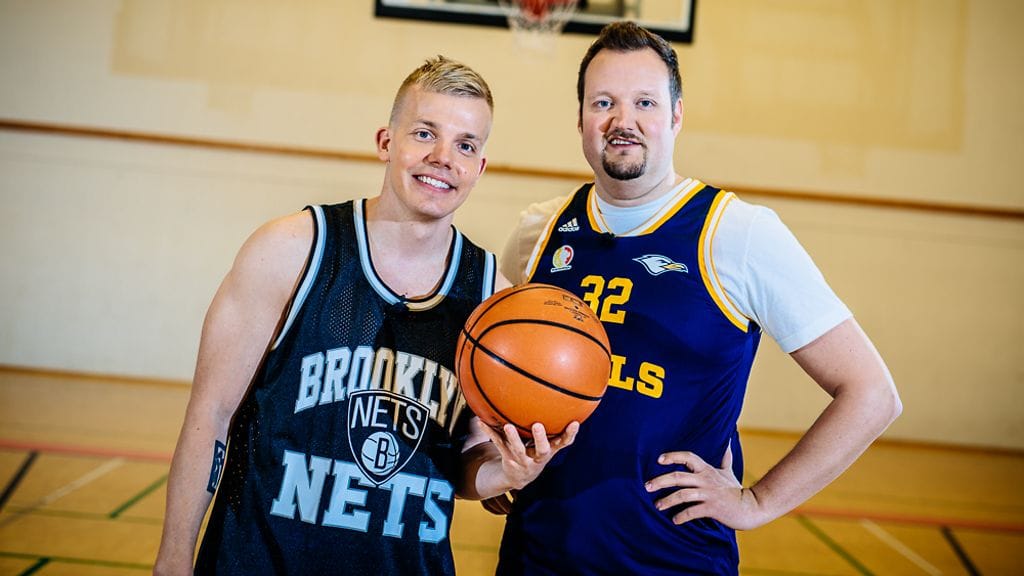 Elastinen ja Sami Hedberg ohjelmassa Elastinen Feat.