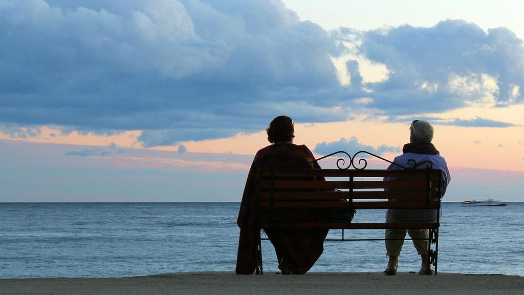 Oletko kokenut eron vanhemmalla iällä? Kerro kokemuksesi kyselyssämme.