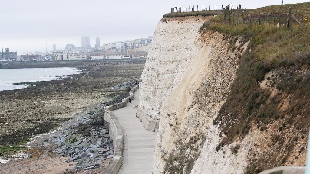 Nick Caven pojan kuolema, kallio Brightonissa