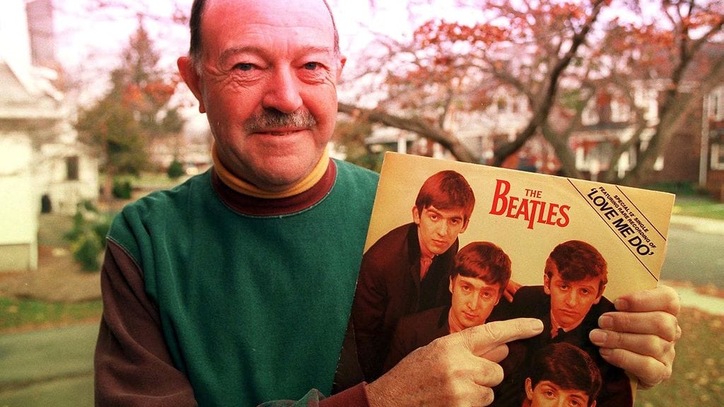 The Beatlesin ensisinglellä soittanut Andy White kuvattuna vuonna 2000.