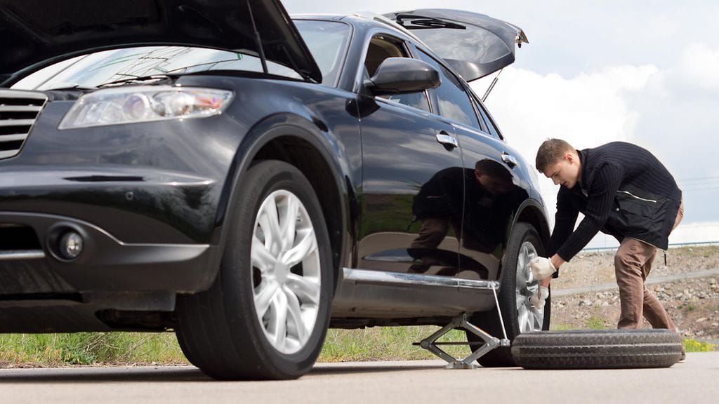 renkaanvaihto tien päällä