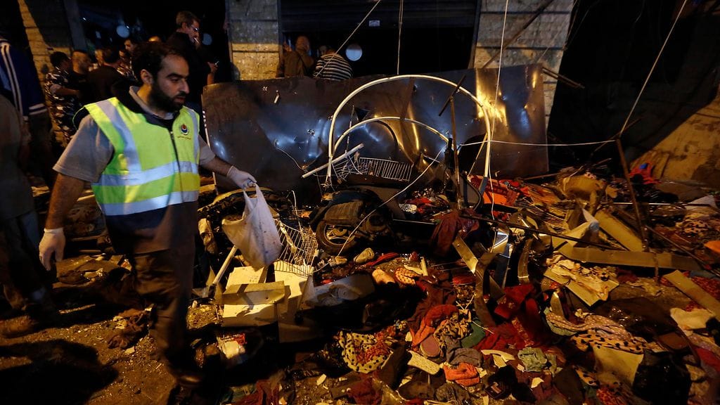 Kymmeniä ihmisiä kuoli kahdessa iskussa Beirutissa Libanonissa 12. marraskuuta 2015.