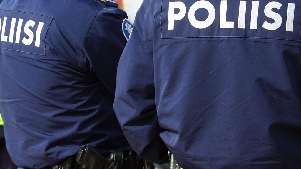 Uhri sai puukotuksessa vakavia, mutta ei hengenvaarallisia vammoja.