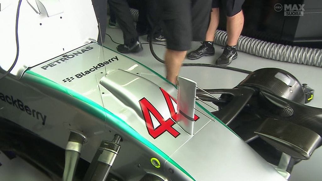 Lewis Hamiltonin auton nokan kohouma Brasiliassa.