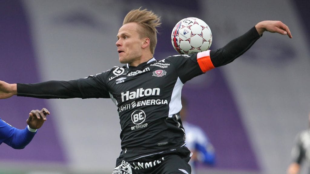 Mikko Hauhialla oli lentokelit kaudella 2015.