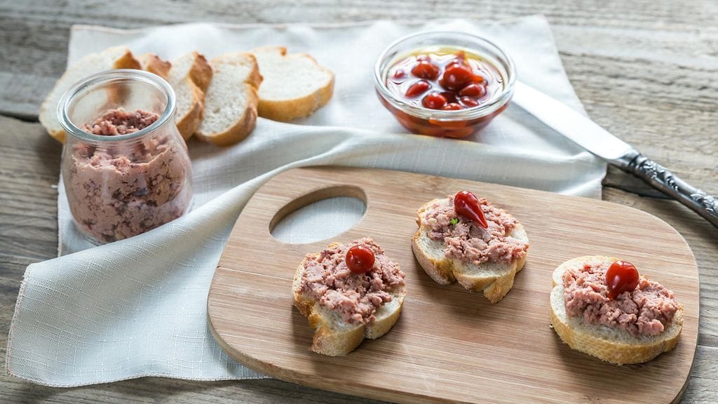 Lihaisassa levitteessäkin voi olla sokeria! Kuvituskuva.