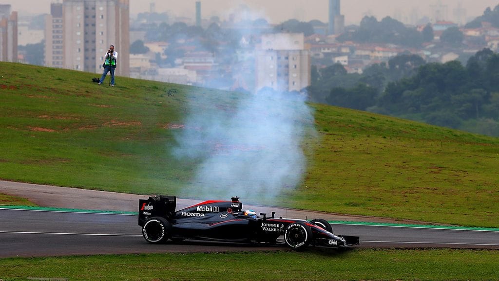 Fernando Alonson McLaren simahti Brasiliassa.