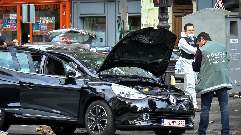 Tämä auto on ehkä ollu terroristien käytössä Pariisin iskuissa.