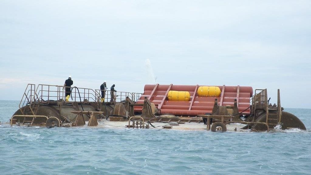 Puhtaan teknologian yrityksille tarjoutuu uusia liiketoimintamahdollisuuksia. Suomalainen AW-Energy on kehittänyt meren pohja-aaltoja hyödyntävää aaltovoimalaa.