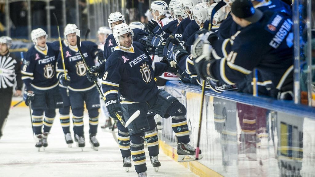 Blues on esittänyt kaukalossa pirteitä otteita.