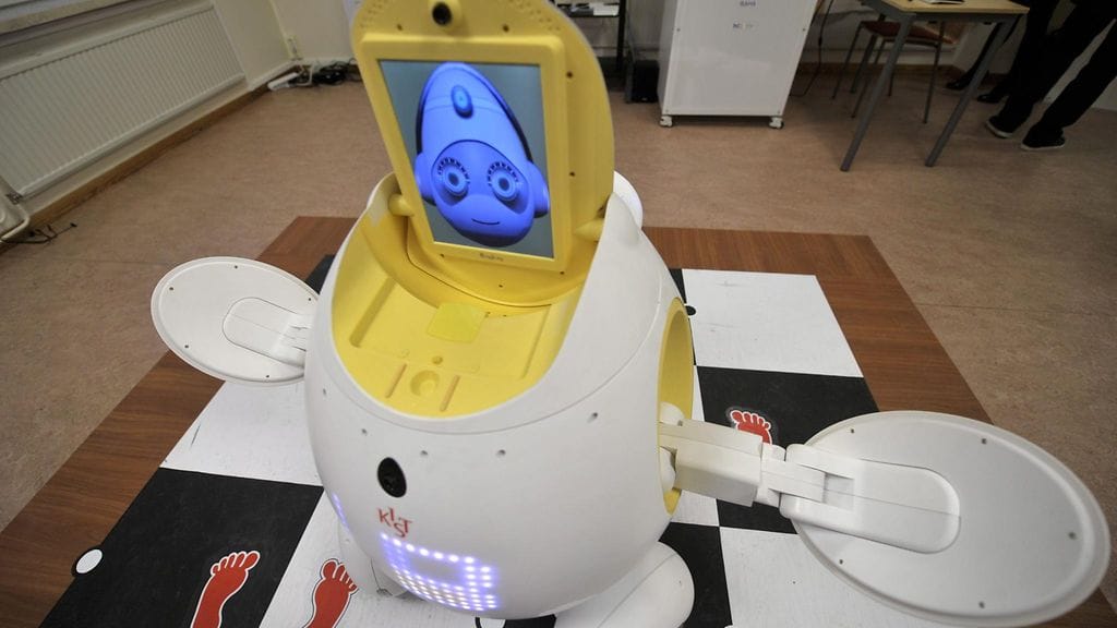 Silbot-robotti Kustaankartanon vanhustenkeskuksessa vuonna 2011.