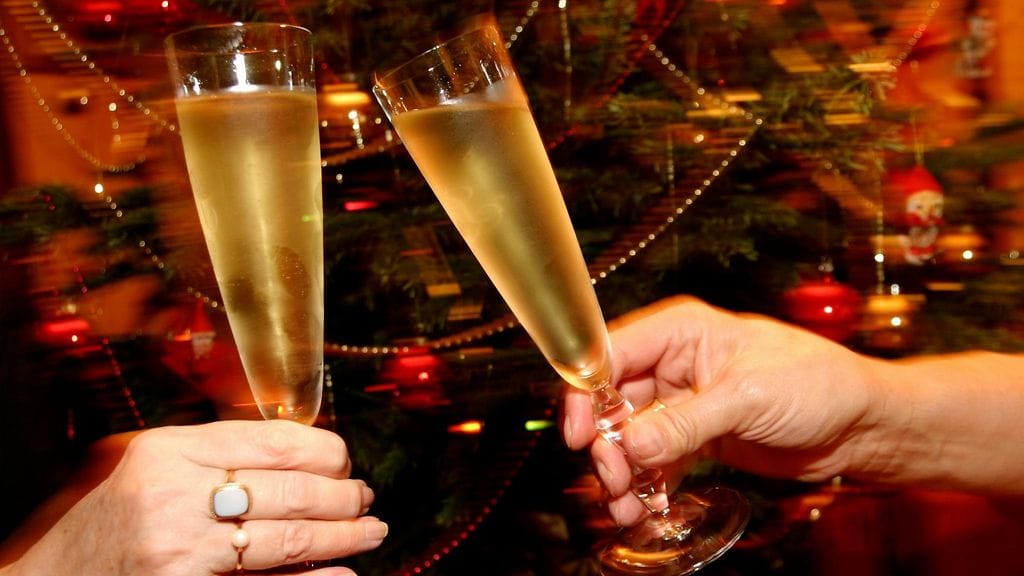 Pikkujouluissa sattuu ja tapahtuu.