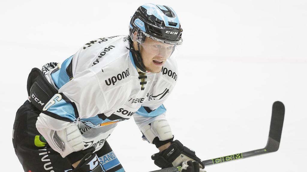 Janne Ritamäki käskettiin pukukoppiin avauserässä, mutta toisessa erässä syntyi tehot 1+1.