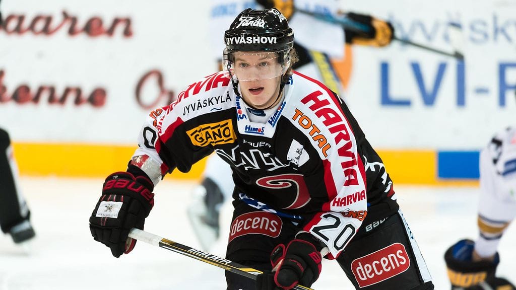 Topi Nättinen oli illan tehokkain JYP-peluri. Nuorukainen sivalsi tehot 1+3.