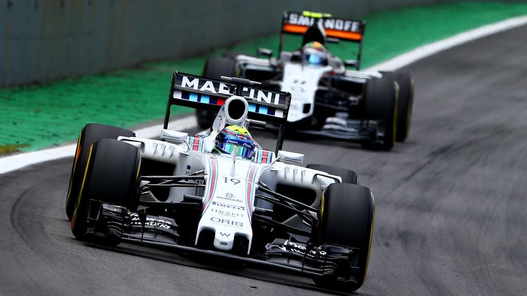 Williamsin Felipe Massa saa Force Indian Sergio Perezin yhä tiukemmin peräänsä