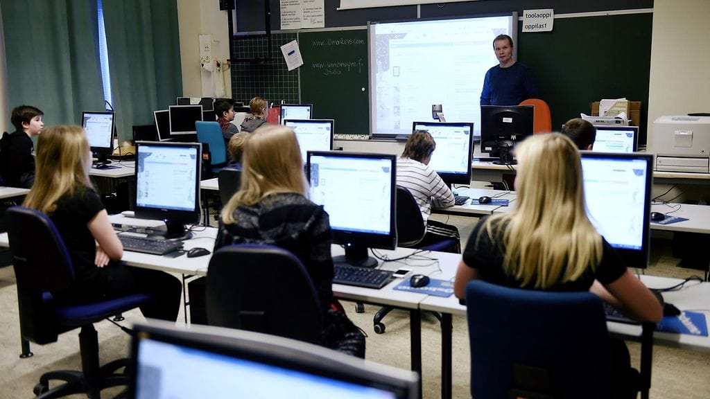 Töölön ala-asteella tutustuttiin digitaalisiin oppimateriaaleihin tammikuussa 2015.