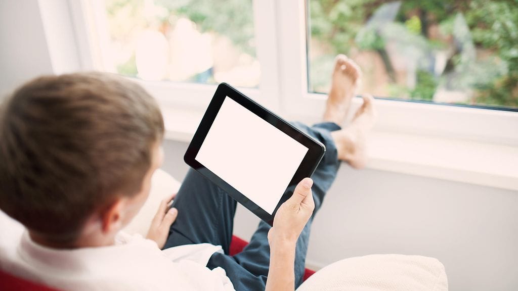 Älylaitteiden keveys tekee niistä helppoja käyttä missä vain.