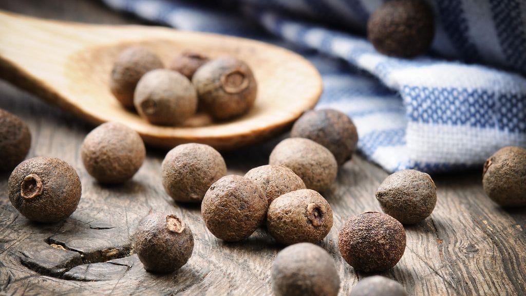 Maustepippuri ei ole pippurille sukua, vaan neilikalle.