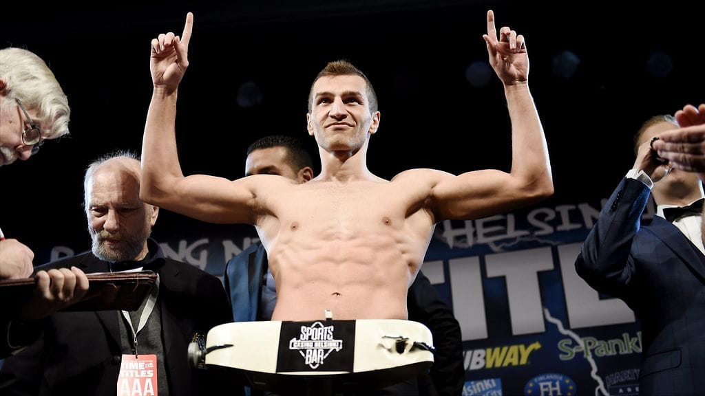 Edis Tatli kohtaa italialaisen Massimiliano Ballisain (arkistokuva).