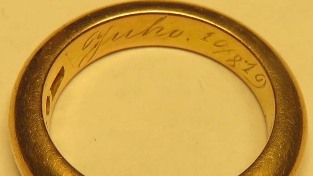 Karjalainen Lumi-säätiö etsii Juhon jälkeläisiä ja omaisia. Juhon nimen ja päiväyksen 10.8.19 sisältävä kultasormus löytyi Lumivaarasta Venäjän Karjalan puolelta.