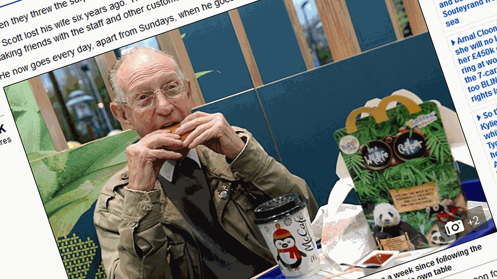 Brittivanhus yllätettiin iloisesti. Kuvakaappaus: Daily Mail.