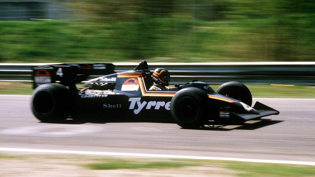 Tyrrell käytti vuonna 1984 vesitankkeja kyseenalaisella tavalla hyödykseen.