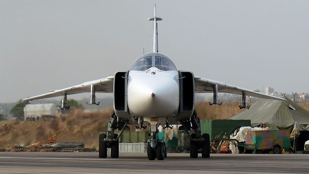 Kuvassa Venäjän SU-24 pommikone. Turkki ampui kyseisen mallisen koneen alas lähellä Syyrian rajaa.