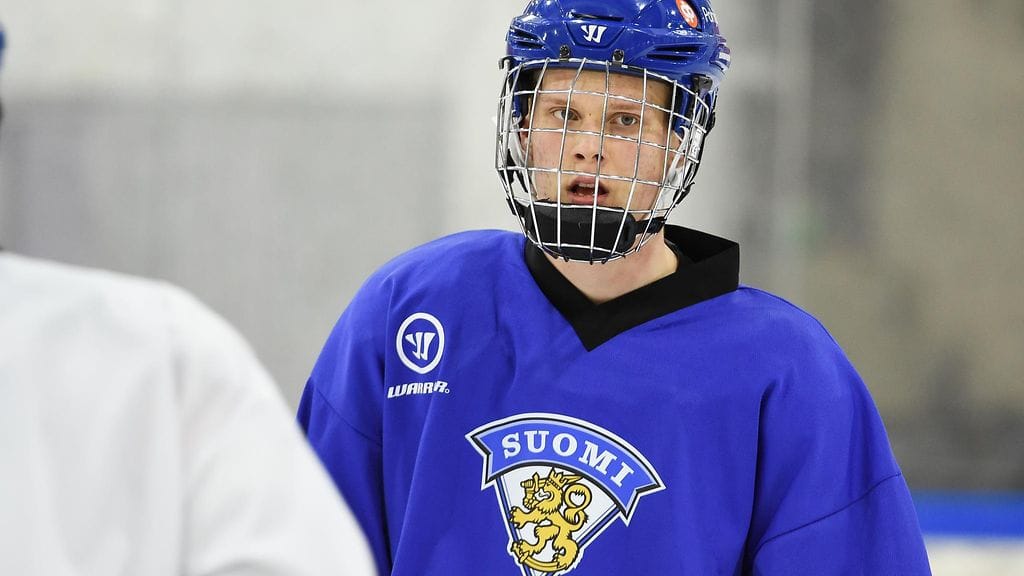 Olli Juolevi siirtyi täksi kaudeksi OHL-junioriliigaan.