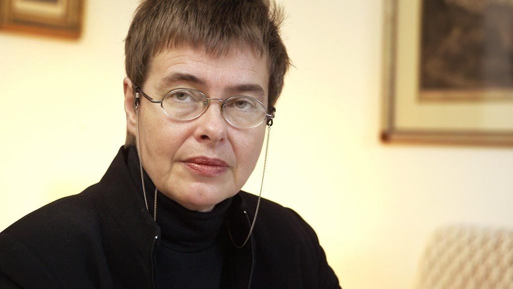 Rikosoikeuden professorin Terttu Utriaisen mielestä Oulun tapauksessa olisi syytä selvittää myös lastensuojelun työntekijöiden mahdollisesti rikolliset laiminlyönnit.