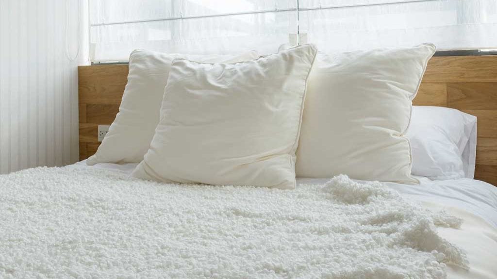 Tyynyjen pesu jää monelta liian vähälle huomiolle.