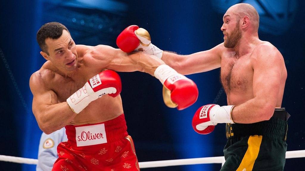 Vladimir Klitshko (vas.) haluaisi uusintaan Tyson Furya vastaan.