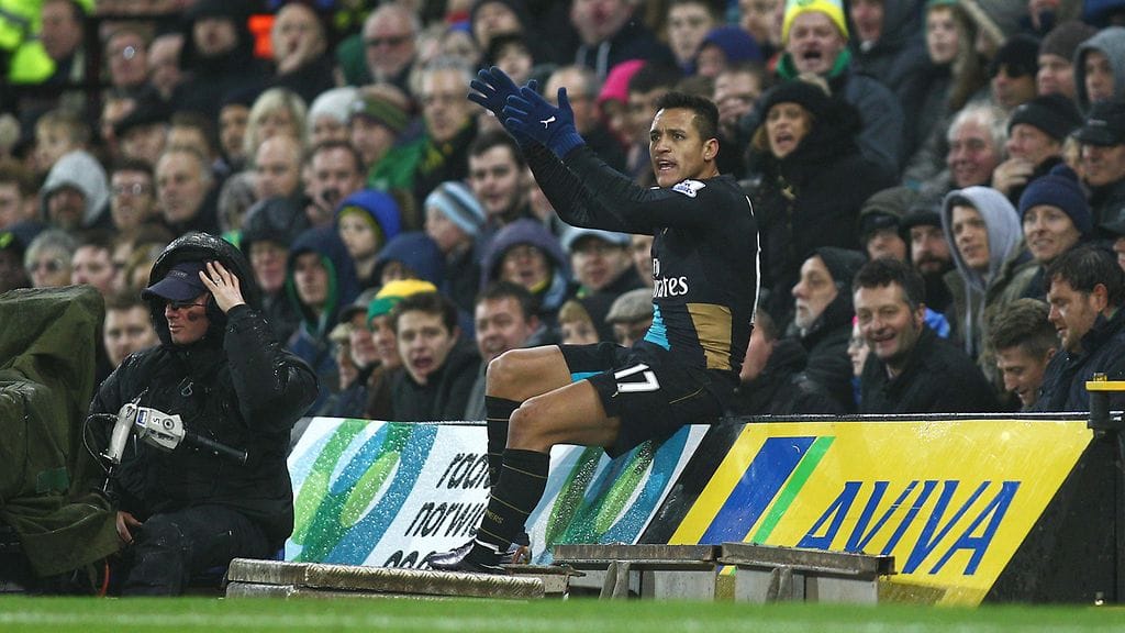 Alexis Sanchez osoitti mieltään aiheellisesti.