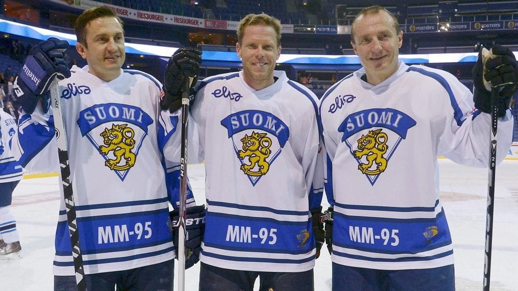 Ville Peltonen, Saku Koivu ja Jere Lehtinen näytösottelussa Helsingissä marraskuussa 2014.