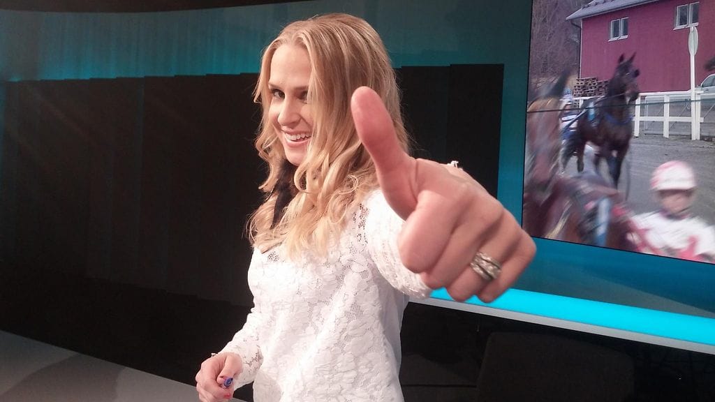 Joanna Kuvaja vuorottelee Pelisilmän juontajana Ville Lepistön kanssa.