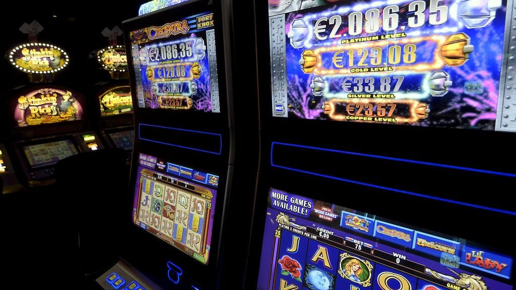 Raha-automaattiyhdistyksen (RAY) pelikoneita Casino Helsingillä tiistaina 24. maaliskuuta 2015.