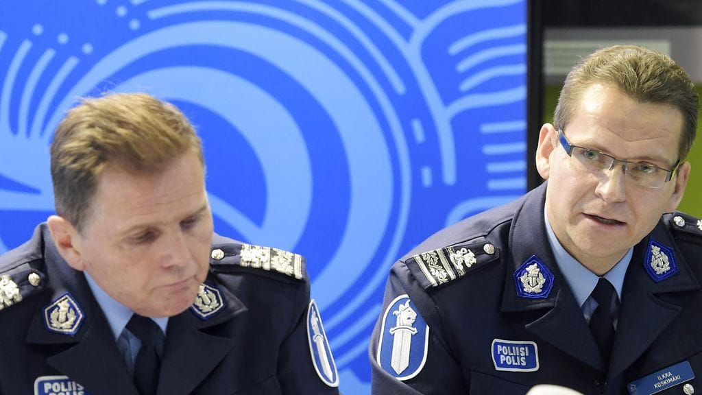 Helsingin poliisilaitoksen poliisipäällikkö Lasse Aapio (vas.) ja apulaispoliisipäällikkö Ilkka Koskimäki eivät saa syytettä poliisimiesten uhkaamisesta tai työsyrjinnässä.