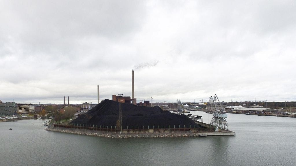 Helsingin Energian Hanasaaren voimalaitoksen hiilikasa Helsingissä 27. lokakuuta 2015.