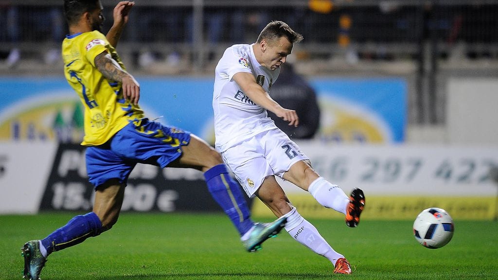 Denis Tshernysev pelasi luvattomasti Cadizia vastaan.