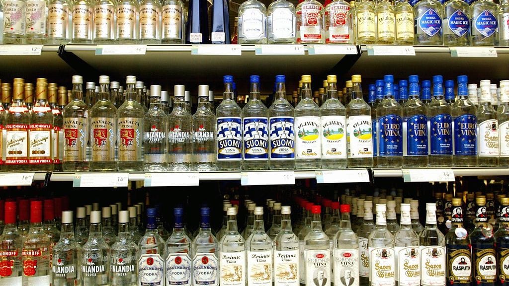 Suomessa alkoholin hinta on korkealla tasolla muihin Euroopan maihin verrattuna.