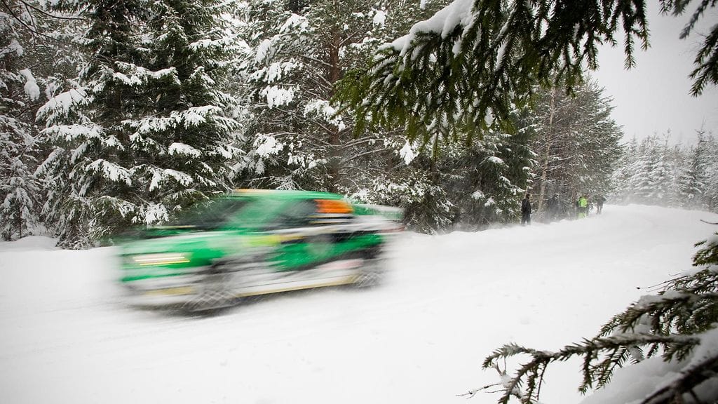 Top Gear kehottaa lainaamaan suomalaista rallikuskia, mikäli mielii töihin lumikelillä.