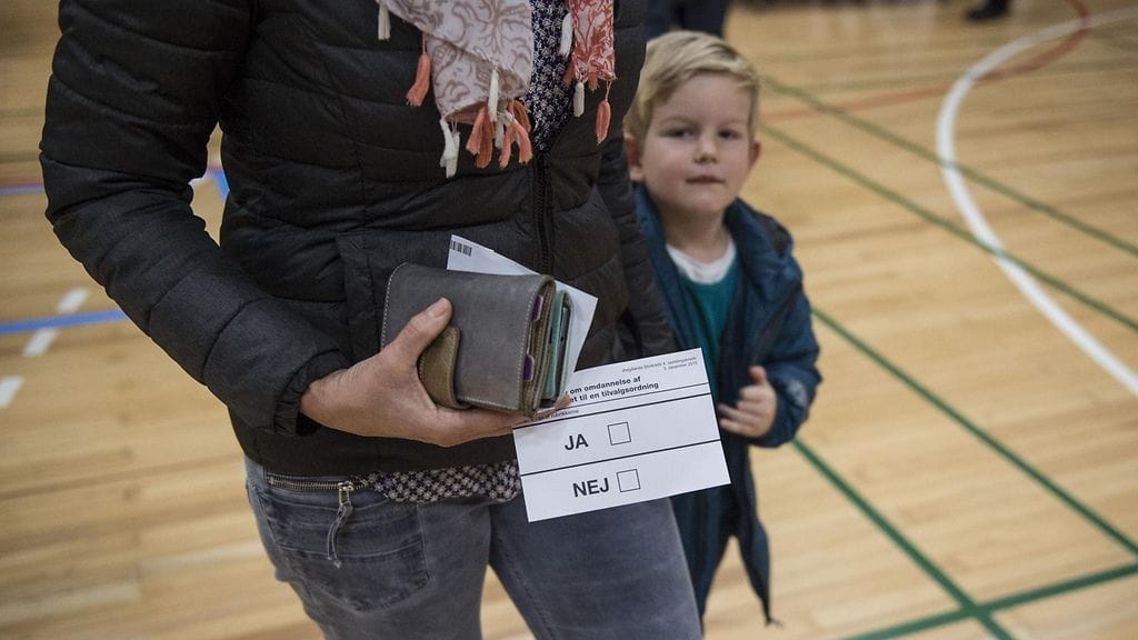 Tanskalaiset äänestivät torstaina 3.12. EU-yhteistyön syventämisestä.